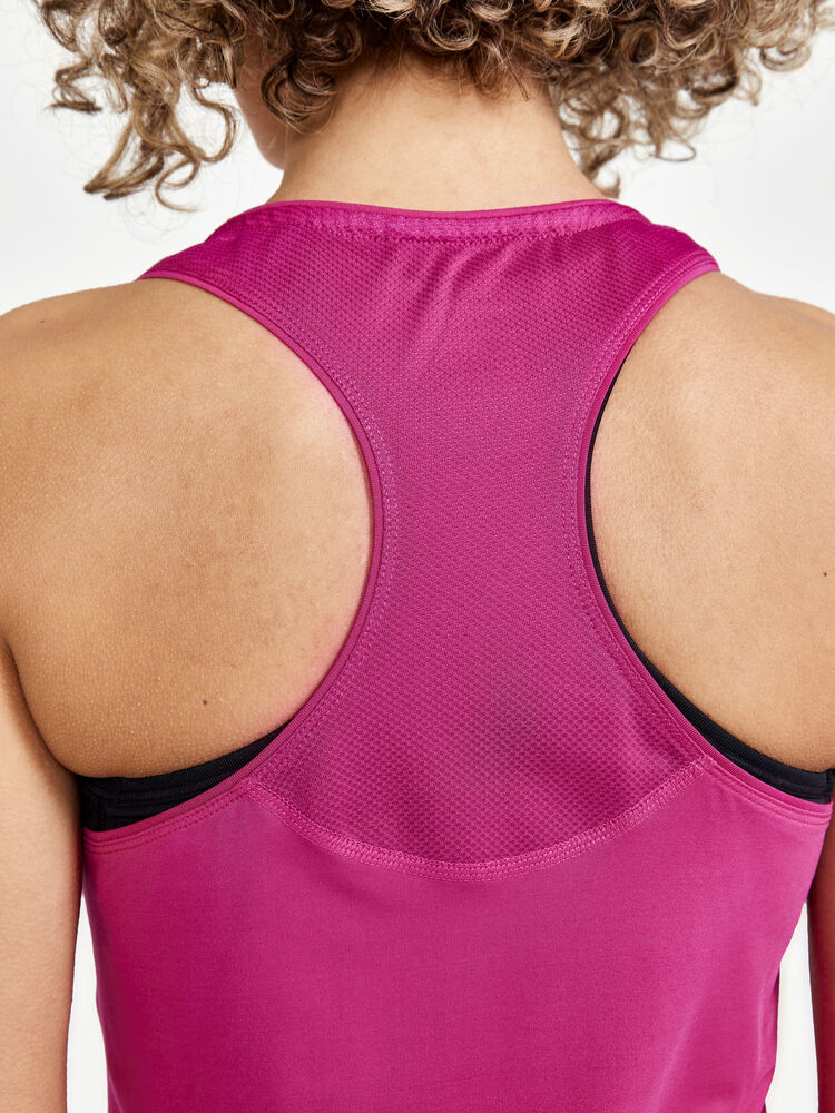 1908770-486000_ADV-Essence-Singlet-W_Closeup4