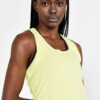 1908770-541000_ADV-Essence-Singlet-W_Closeup3