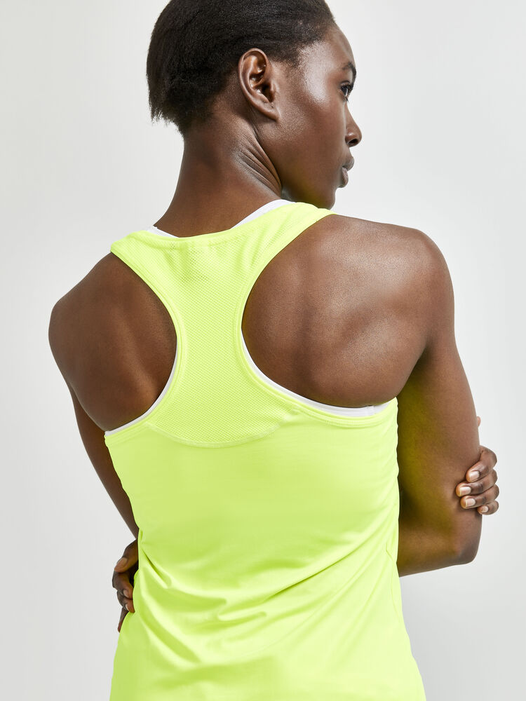 1908770-851000_ADV-Essence-Singlet_Closeup3