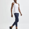 1908770-900000_ADV-Essence-Singlet_Closeup5