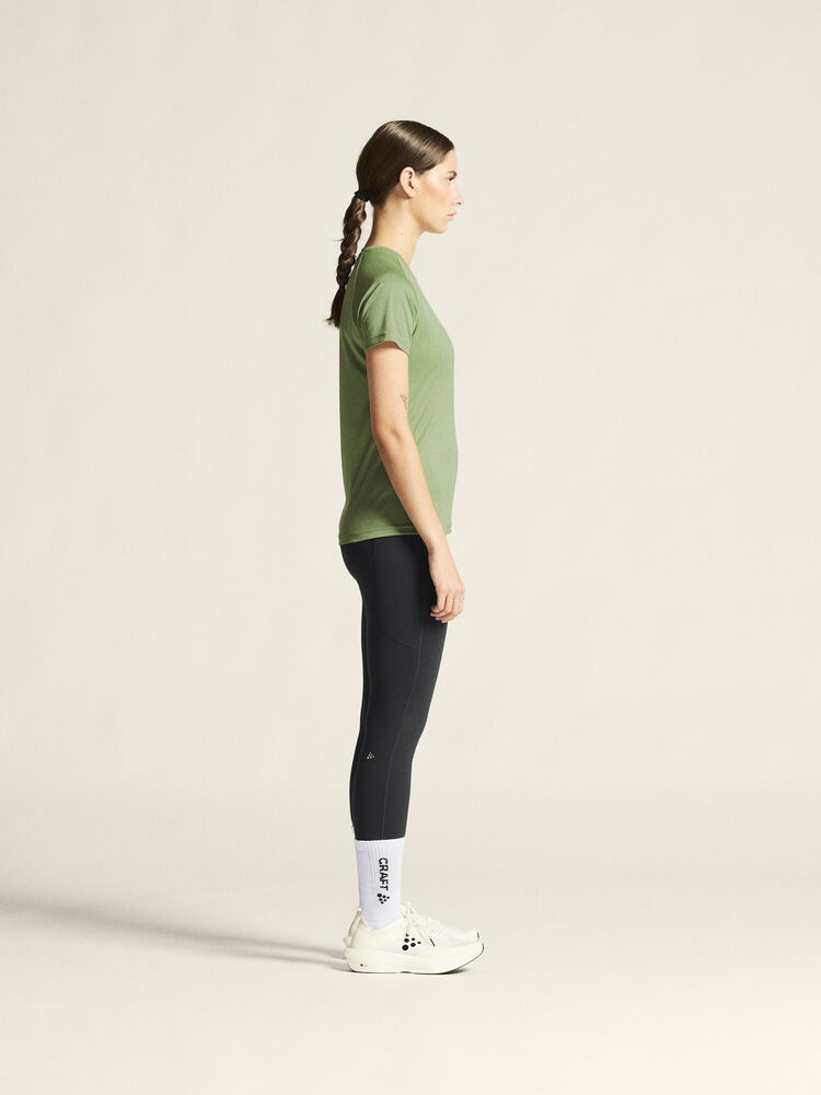 1909879-622000_Core-Unify-Training-Tee-W_closeup2