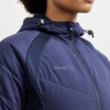 1911001-396000_ADV-Explore-Hybrid-Jacket-W_Closeup3