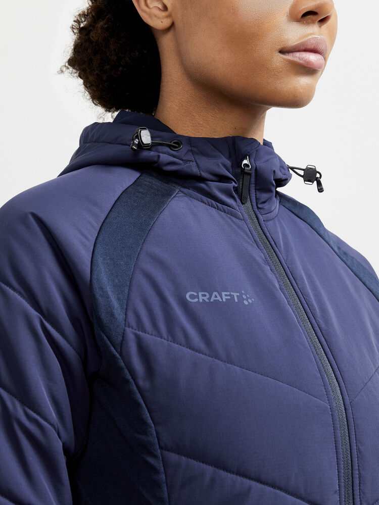 1911001-396000_ADV-Explore-Hybrid-Jacket-W_Closeup3