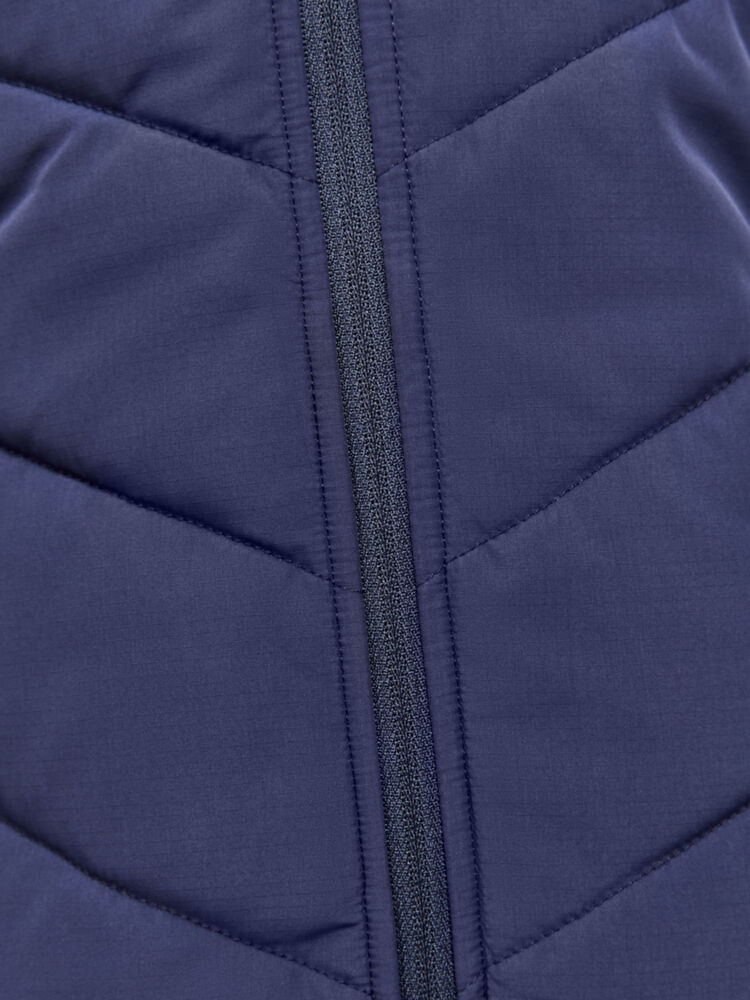 1911001-396000_ADV-Explore-Hybrid-Jacket-W_Closeup5
