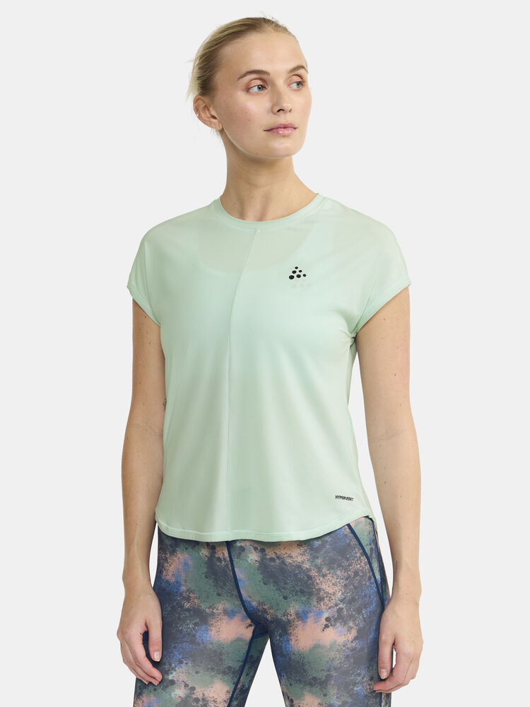 1911242-602000_Core-Essence-SS-Tee-W_closeup1