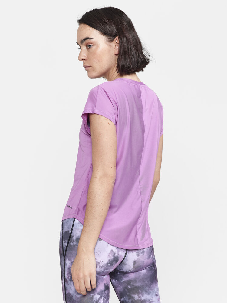 1911242-724000_Core-Essence-SS-Tee-W_Closeup2