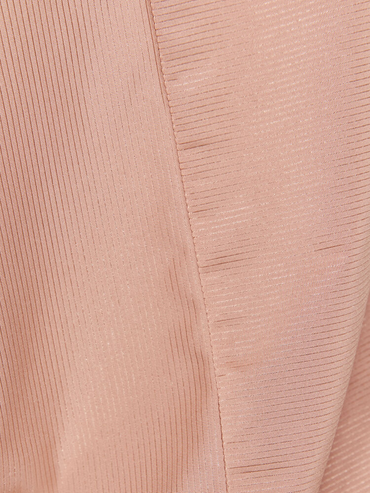 1911242-791000_Core-Essence-SS-Tee-W_Closeup4