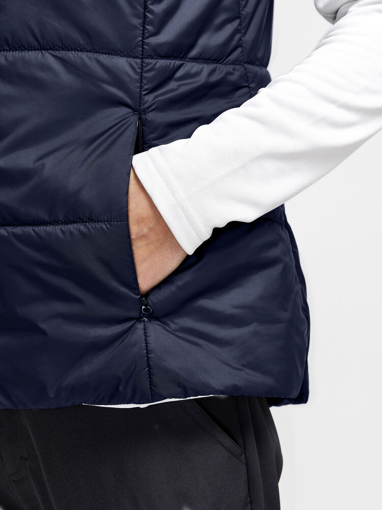 1912059-396000_Core-Light-Padded-Vest-W_Closeup4
