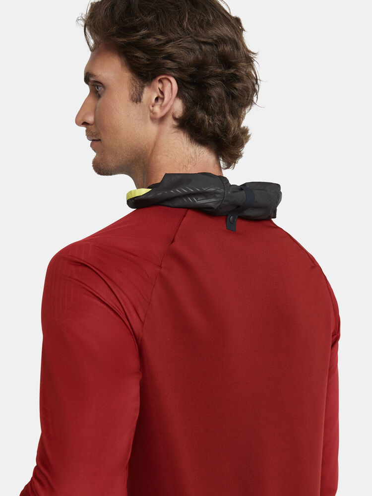 1912745-488000_Extend-Full-Zip-M_Closeup3