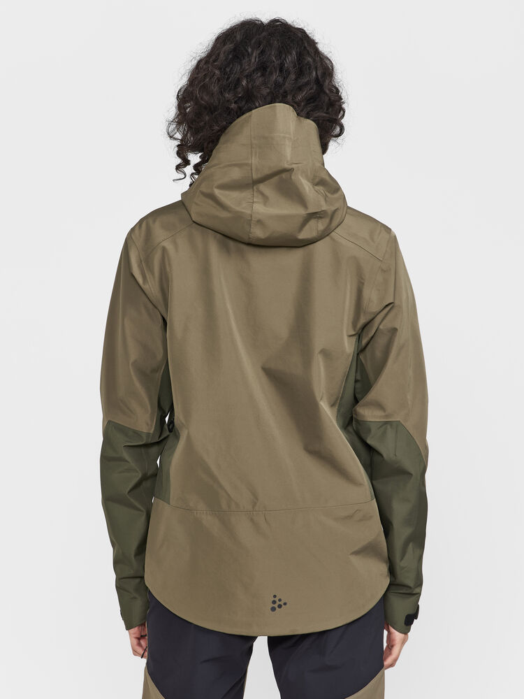 1913807-664000_ADV-Explore-Shell-Jacket-W_Closeup2