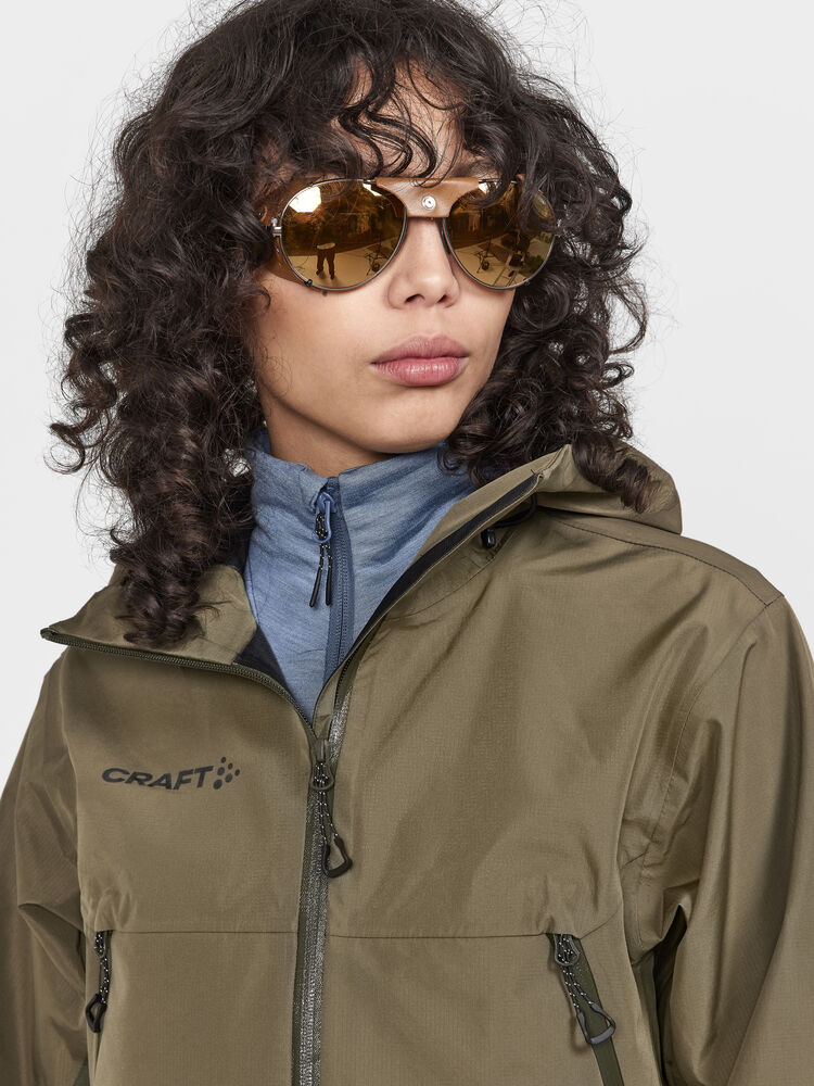 1913807-664000_ADV-Explore-Shell-Jacket-W_Closeup3