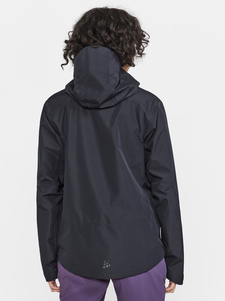 1913807-999000_ADV-Explore-Shell-Jacket-W_Closeup2-farga1verLILA