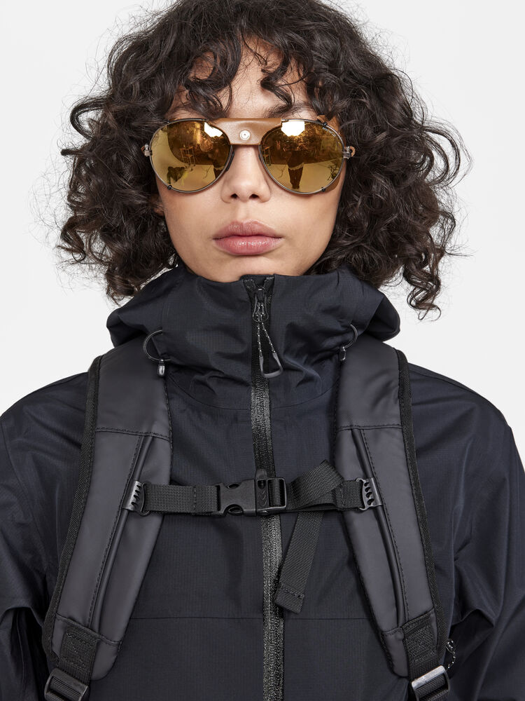 1913807-999000_ADV-Explore-Shell-Jacket-W_Closeup3