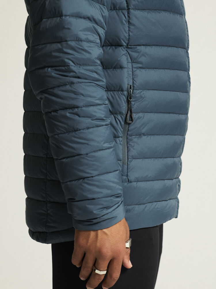 1915252-387000_ADV-Explore-Lt-Down-Jkt-M_closeup6